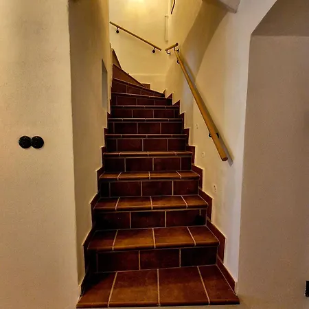 Apartament Aron Stinna